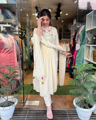 Jaipur Embroidered Kurti With Pant and Dupatta Cotton Set